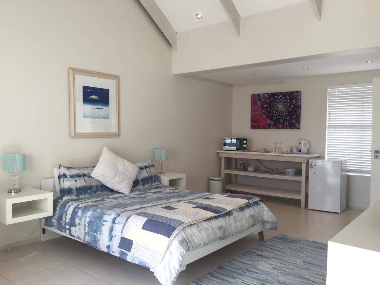 Perfect 10 - 10 To 13 Sleeper Luxury Holiday Home Breakage Deposit Of R2500 Per Weekend Lease Langebaan Ngoại thất bức ảnh