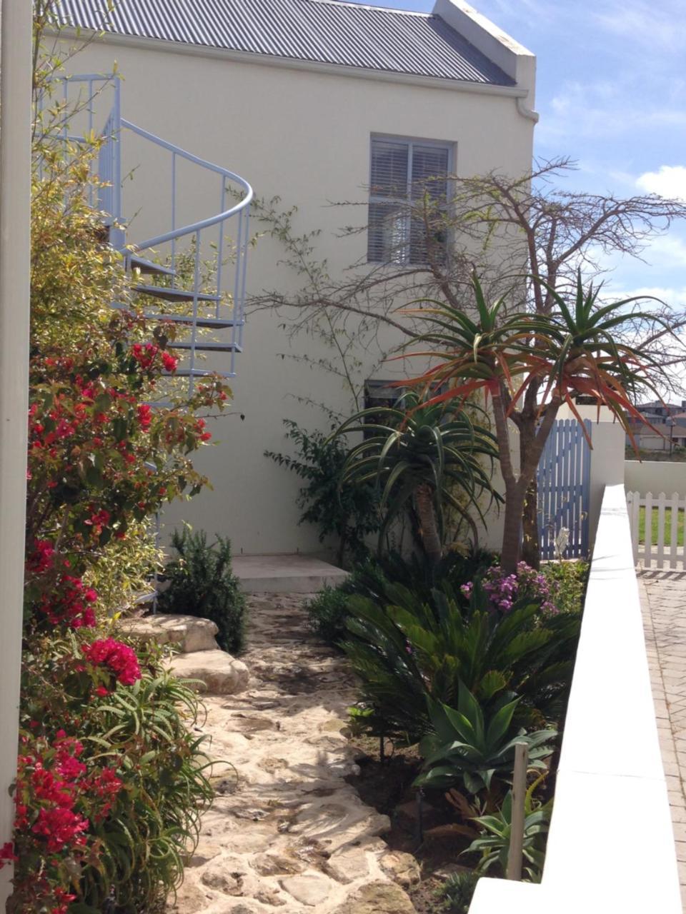 Perfect 10 - 10 To 13 Sleeper Luxury Holiday Home Breakage Deposit Of R2500 Per Weekend Lease Langebaan Ngoại thất bức ảnh